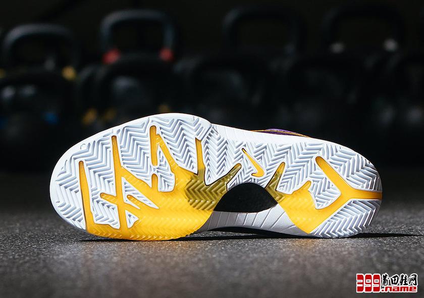 Undefeated x Nike Kobe 4 Protro 系列实拍图曝光，将于本周发售 | 莆田鞋网 399.name